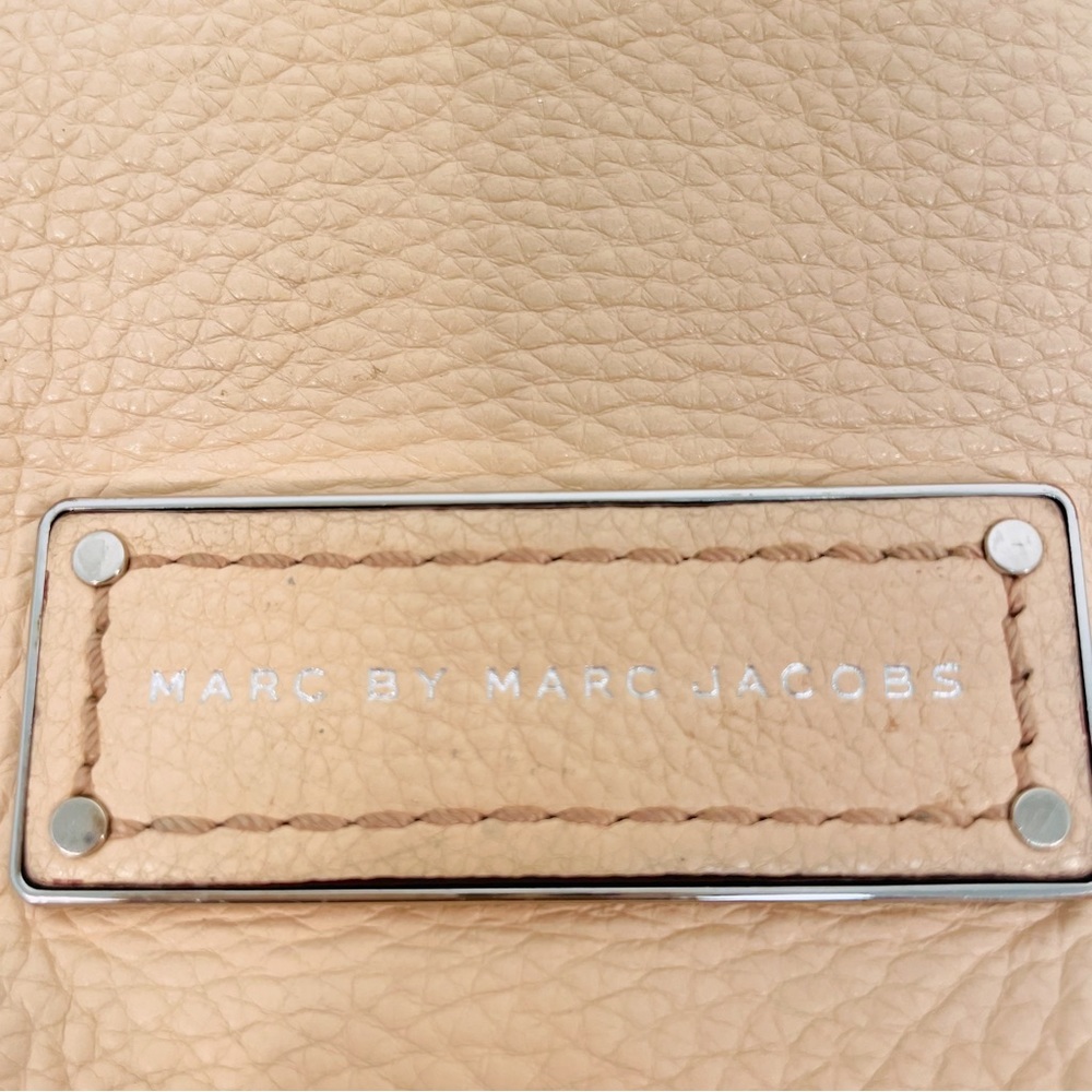 Marc By Marc Jacobs Too Hot To Handle Pale Peach Leather Hobo Bag - Picture 4 of 8